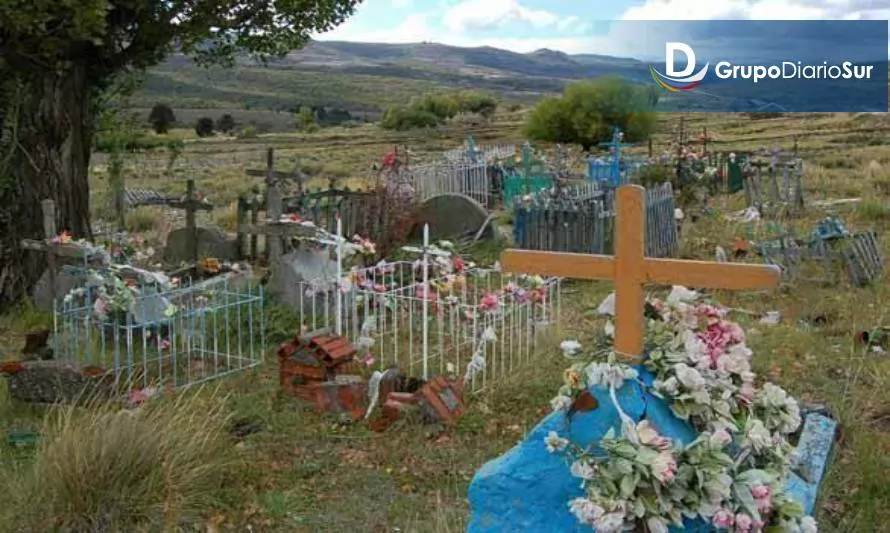 Corral: 200 familias buscan comprar terreno de cementerio en Huape que fue cerrado