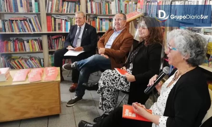 Ex intendente Egon Montecinos presentó su libro en Valdivia