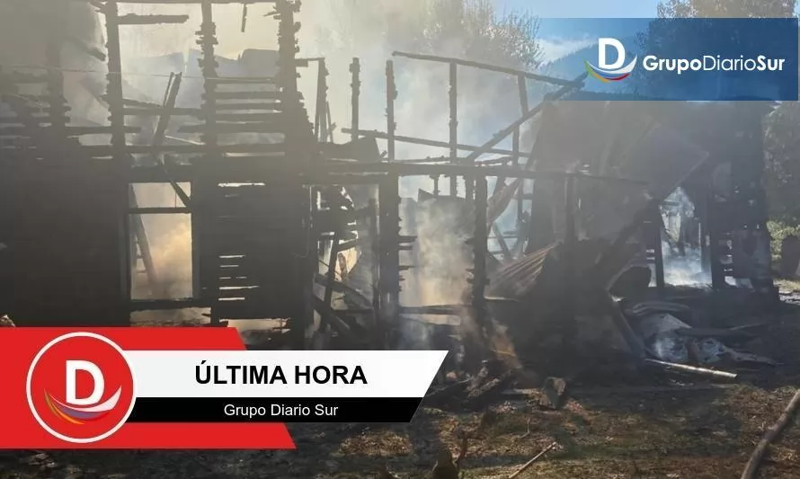 Valdivia: Incendio de magnitud consumió vivienda en sector Santa Bárbara 