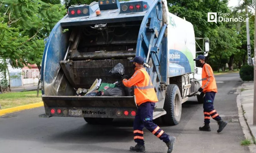 Trabajadores celebran su día y municipio informó horarios de recolección de basura en Valdivia