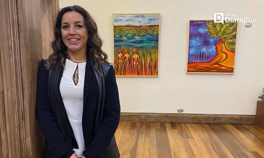 Artista valdiviana exhibe "El mundo de Zahidra" en la Casa Prochelle I
