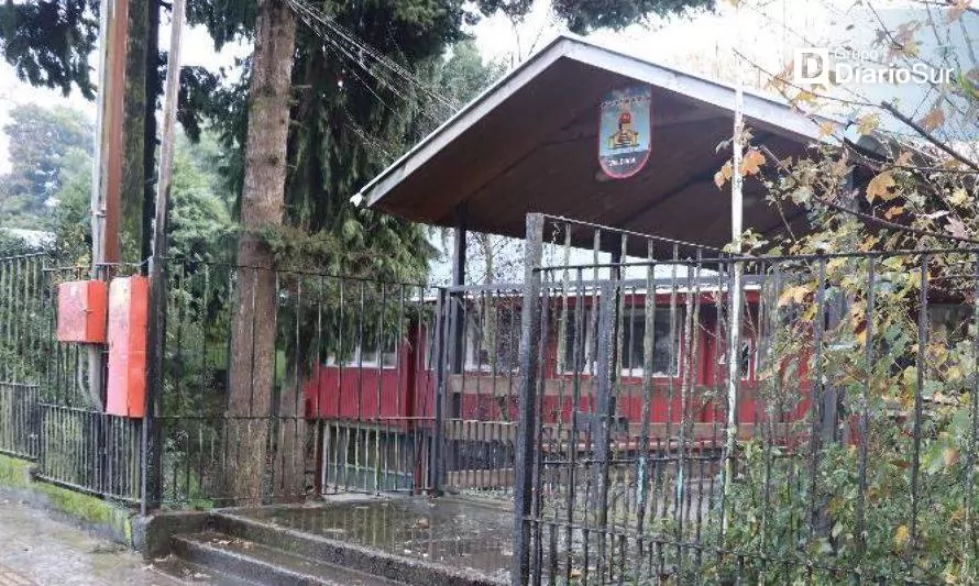 Valdivia: Asamblea de funcionarios de liceo Armando Robles paralizará sus actividades