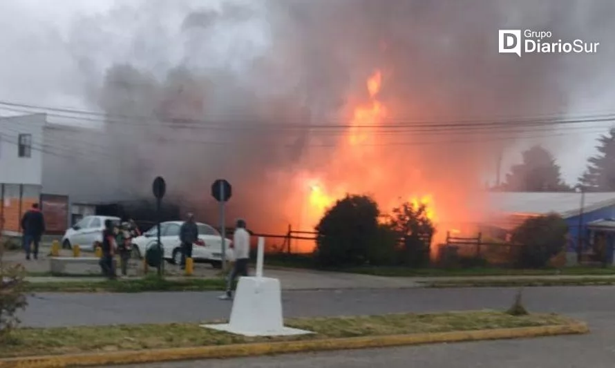 [VIDEO] Incendio destruyó una sede vecinal del sector Los Jazmines de Valdivia