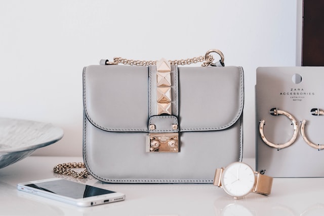 10 bolsos grandes imprescindibles para completar todos tus looks