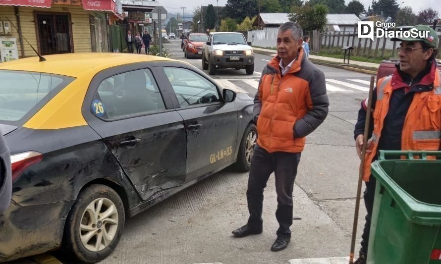 Con daños en un costado resultó un taxi. Crédito: Cedida.