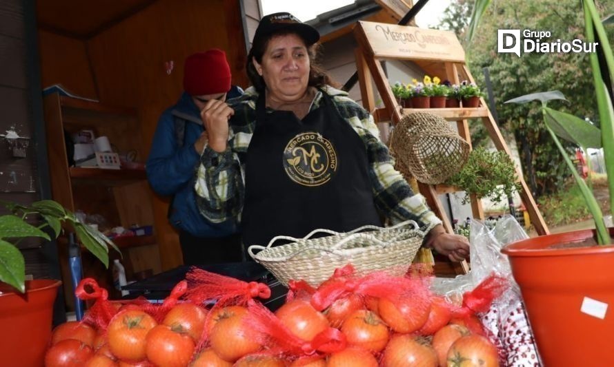Las campesinas y campesinos cuentan con buenos espacios para la venta de sus productos. Créditos: Cedida.