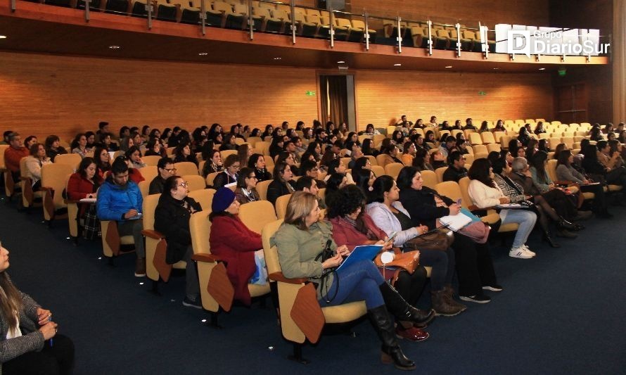 Desarrollan jornada de conversación de leyes en salud en Valdivia