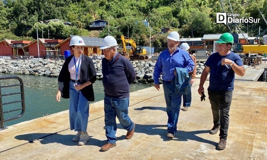 Seremi Nuvia Peralta en terreno. Créditos: MOP Los Ríos.