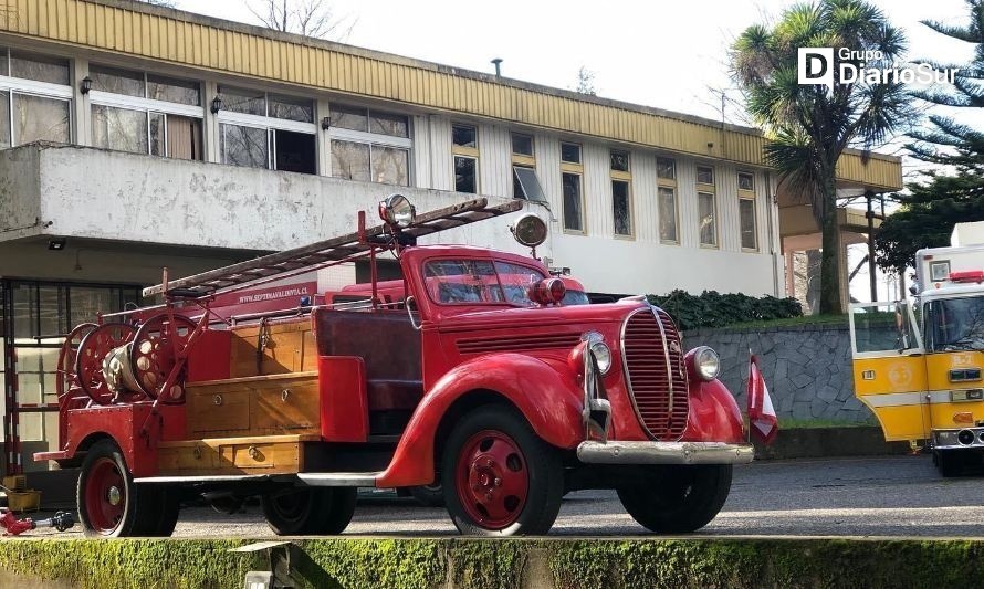 En calle O'Higgins frente a la Plaza de la República habrá una exposición carros reliquias e los bomberos. Crédito: Cedida.