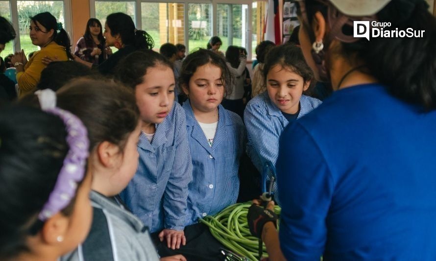 Parte programa de Fortalecimiento de la Educación Rural en Lago Ranco