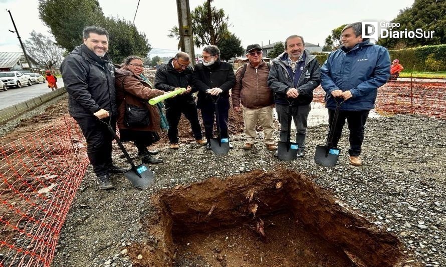 El proyecto abarca casi 9 mil metros cuadrados con áreas verdes, espacios de esparcimiento y caminata. Crédito: Minvu.