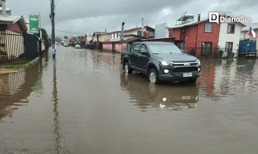 Carabineros suspendió el tránsito vehicular. Créditos: Diario de Valdivia.