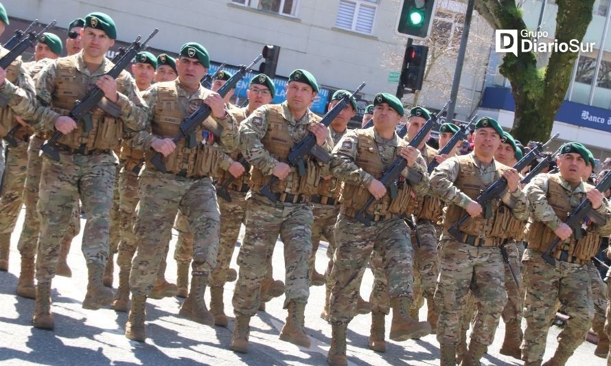 Unidades militares fueron parte del desfile. Crédito: @vocerialosrios