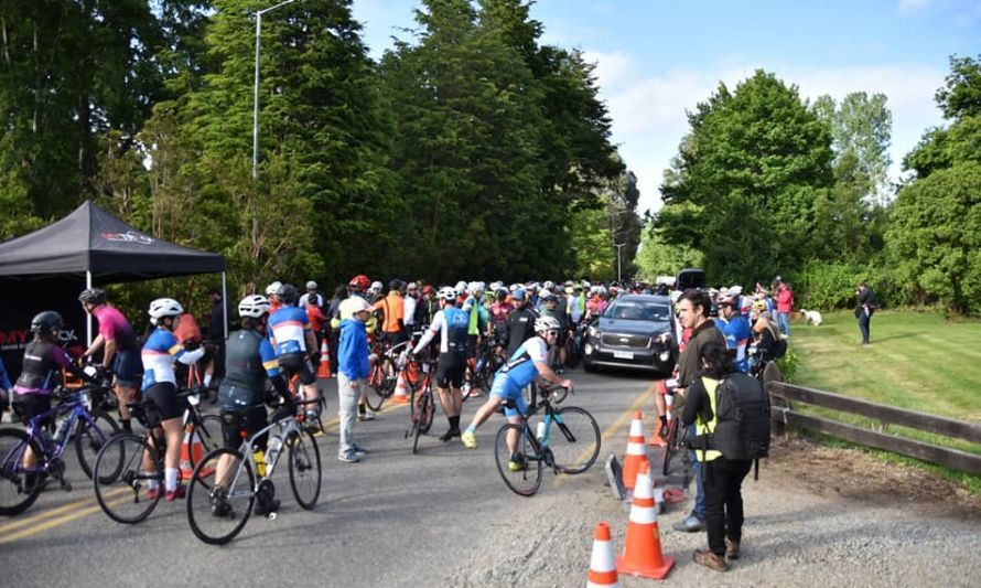 Cientos se ciclistas se toman la Cuenca del Ranco este fin de semana en el Grand Prix 2023