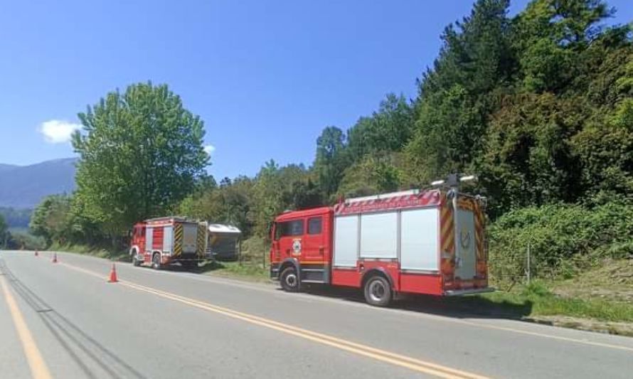 Búsqueda se centró en el sector Puerto Las Rosas por Carabineros y Bomberos. Créditos: Bomberos de Futrono.