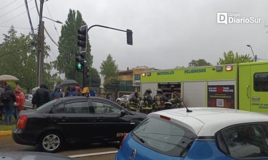 El personal evacuó con tranquilidad. Crédito: @L3O__0