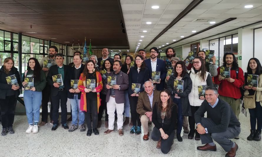 En Valdivia se presentó informe con medidas urgentes para la protección de la naturaleza en Chile