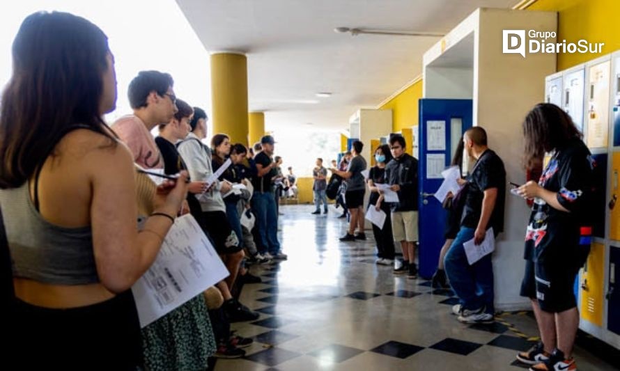 Estudiantes rinden la PAES en Los Ríos