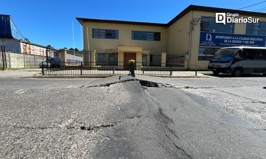 Peligro en Valdivia: pavimento se levantó varios centímetros en concurrida  avenida - Diario de Valdivia