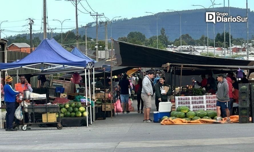 Cambio de lugar de feria de los viernes fue bien valorado por vecinos