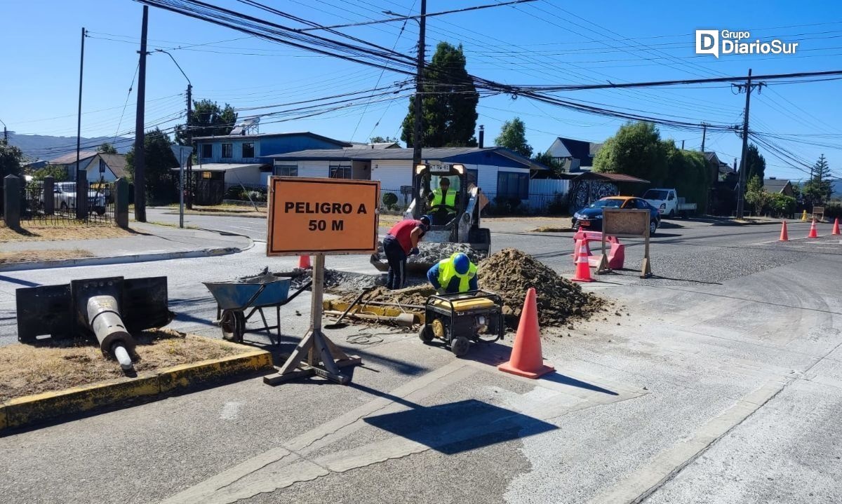 Valdivia: comienzan trabajos para la instalación de semáforos en transitada intersección