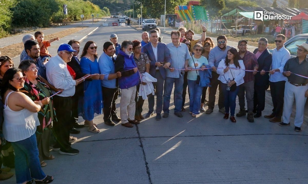 Inauguran mejoramiento en pavimentación de avenida Costanera de Panguipulli