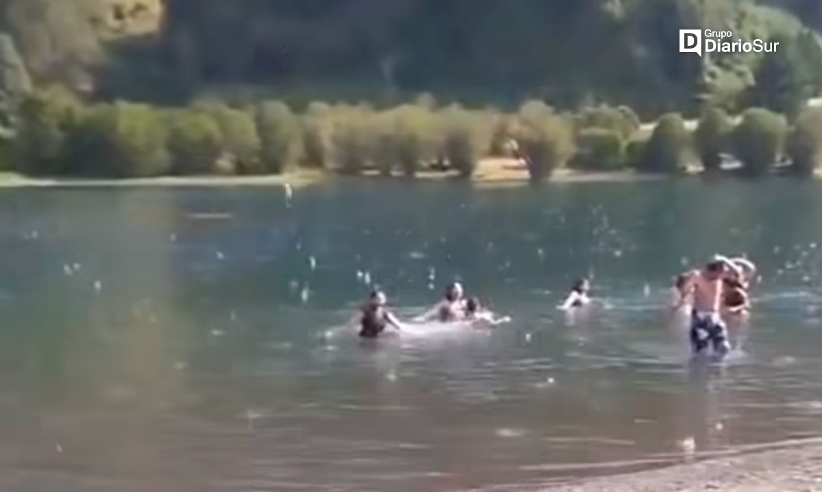 En pleno verano: granizada sorprende a veraneantes en lago Maihue