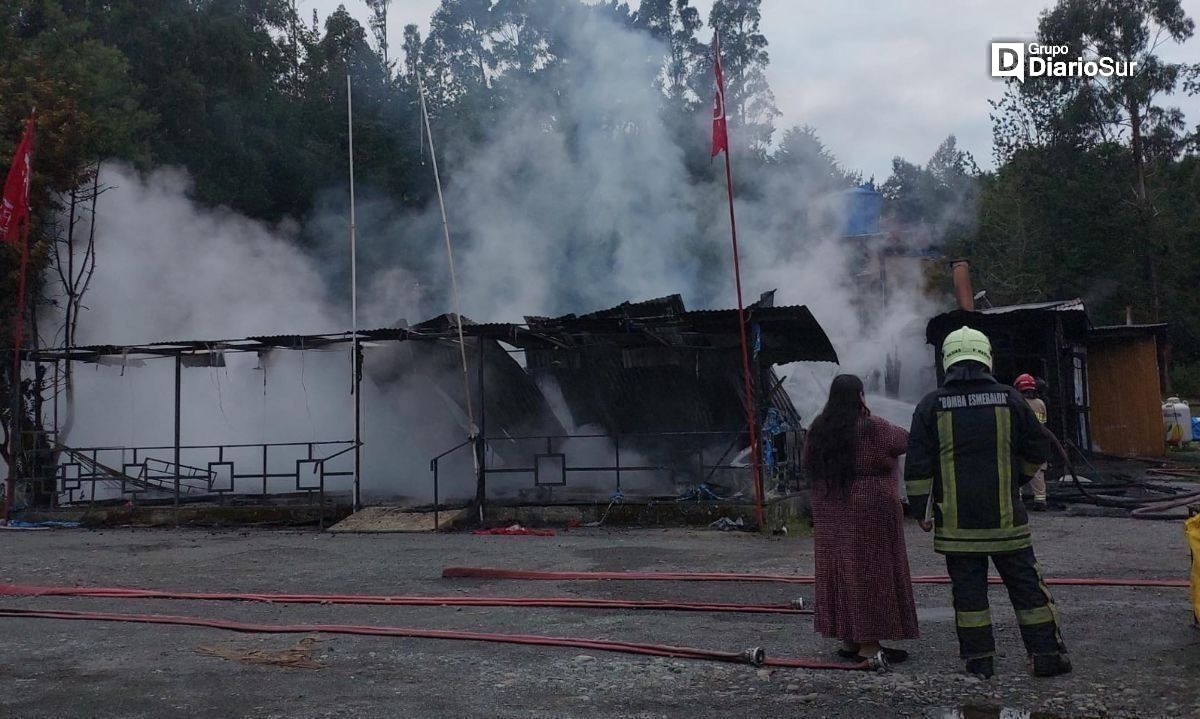 Pérdidas provocadas por incendio en "Hostería Lipingüe" ascenderían a $150 millones 