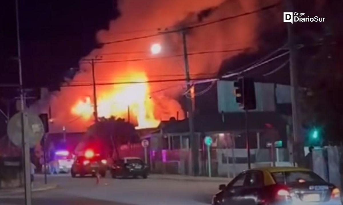 Incendio causó graves daños en casa en Futrono