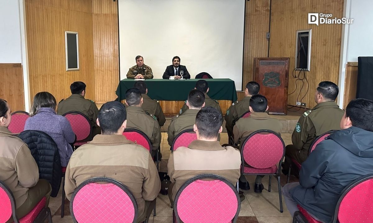 Carabineros de Los Ríos iniciaron plan nacional de capacitación en derechos humanos