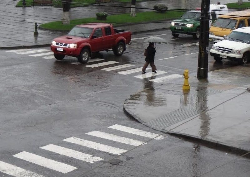 Sistema frontal: anuncian fuertes vientos e intensas lluvias en Los Ríos