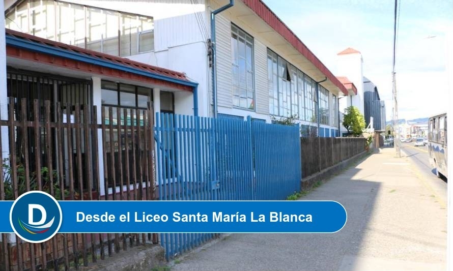 Cesfam Externo Valdivia trasladó punto de vacunación al Instituto Salesiano