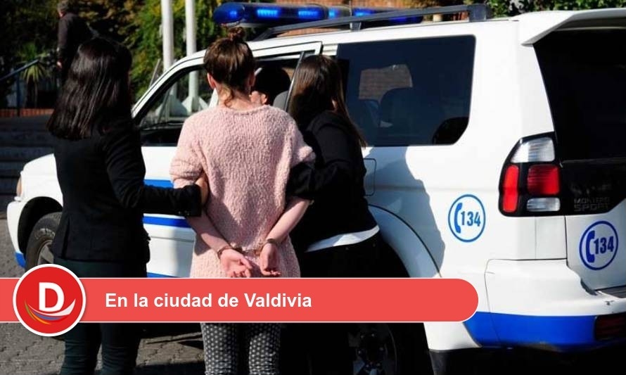 Atrápame si puedes: arrestan a mujer con 10 órdenes de detención pendientes