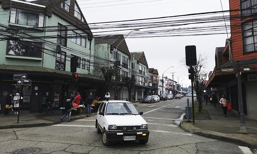 Adultos mayores de La Unión tendrán descuentos en 20 locales comerciales de su comuna