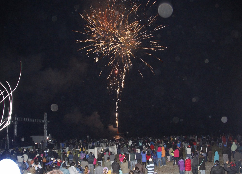 Gran show de luces junto al lago cerró la fiesta del verano llifenino