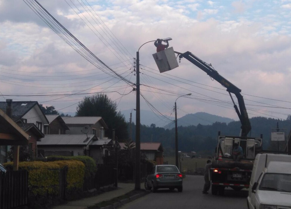 Futrono inició renovación de su alumbrado público: ya fueron instaladas 600 luminarias led