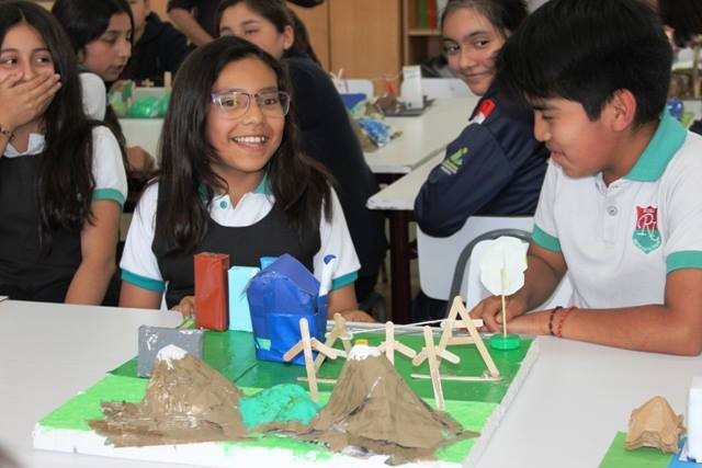 Apoderados de Valdivia aprenderán a construir paneles y cocinas solares