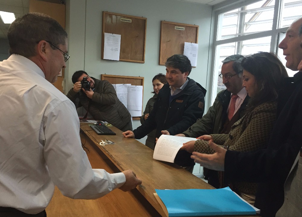 Alcaldes de Los Ríos interpusieron recurso de protección contra la ANFP