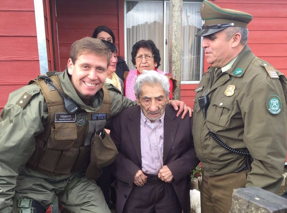 "Supercentenario": Don Celino, Carabinero honorario de Mehuín, celebró sus 120 años