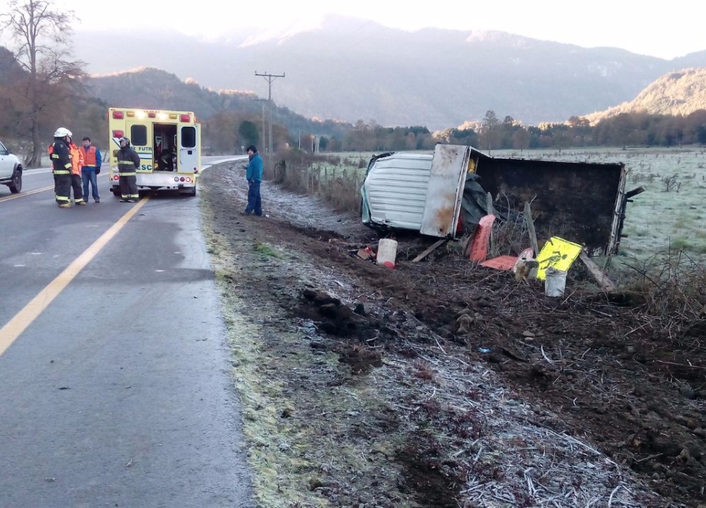 Nuevo accidente en la ruta que une Futrono-Llifén deja dos personas lesionadas