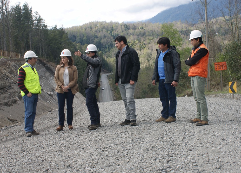 Futrono: Se reinician las obras de pavimentación del último tramo Llifén-Arquilhue