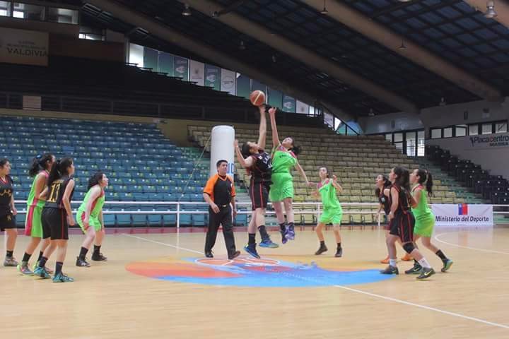  Paillaquinas nuevamente son campeonas regionales de básquetbol escolar