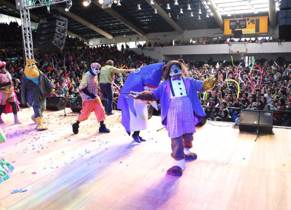 Más de 5 mil personas llenaron el Coliseo de Valdivia para ver el Show de Cachureos