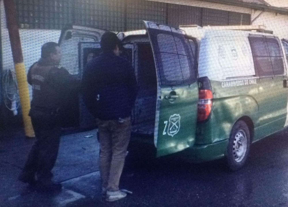 Carabineros detuvo a dos sujetos que robaron en supermercado Santa Isabel de Valdivia