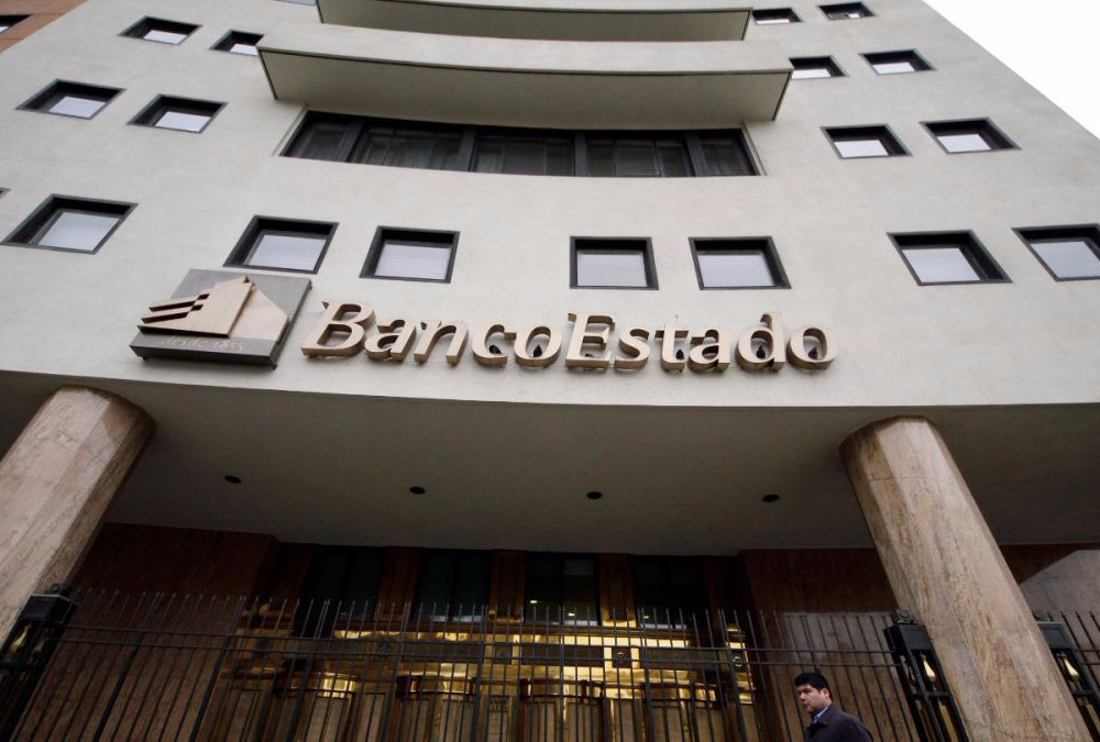Alcalde Pérez: “Servicios bancarios son claves para fomentar inversión y empleo en Corral”